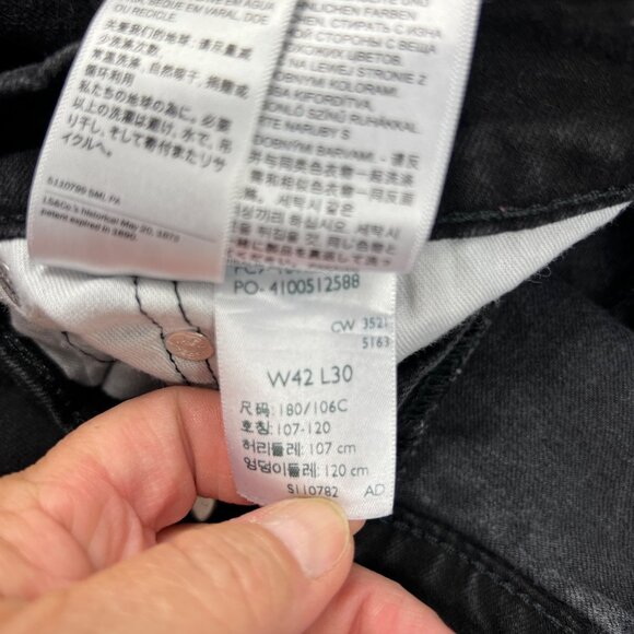 Levis Mens Black 541 Athletic Fit Tapered Jeans 42x30 Inseam 28.5” - Picture 7 of 11